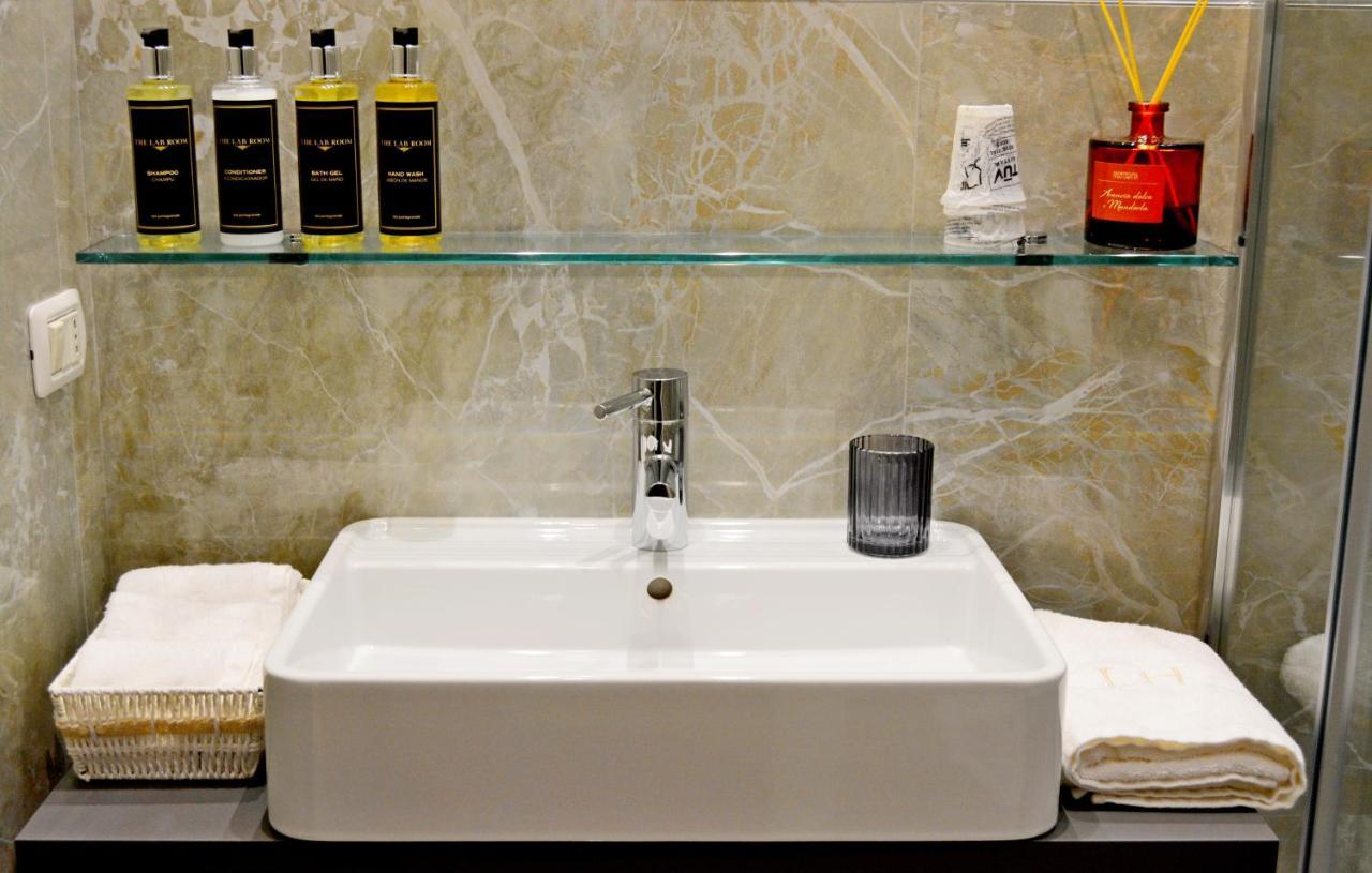 Via Bozzi Luxury Home Bari Bagian luar foto
